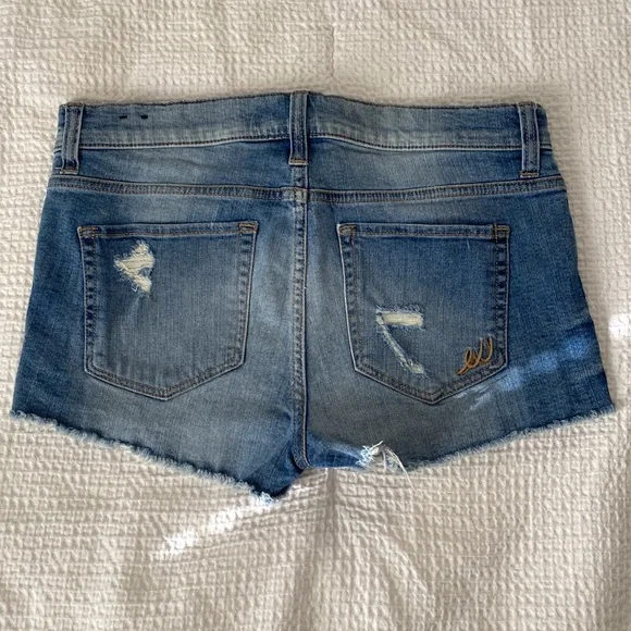 Womens Express Jean shorts - Picture 2 of 3